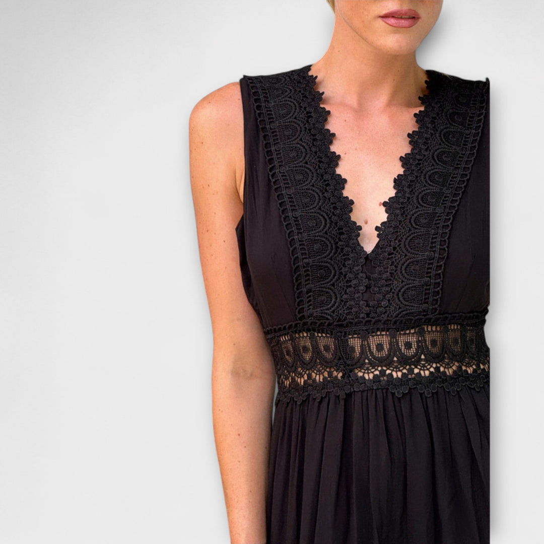 Aurélie - Chic V-Neck Lace Gown