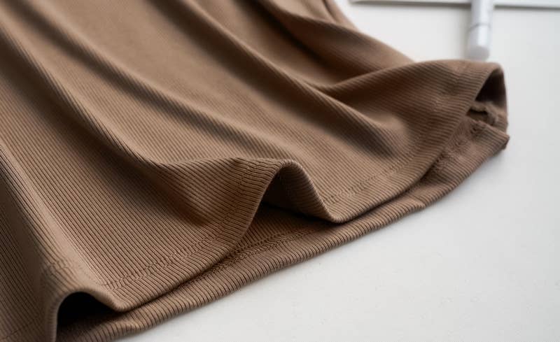 Essential Basic Rib Soft tank top w built in bra