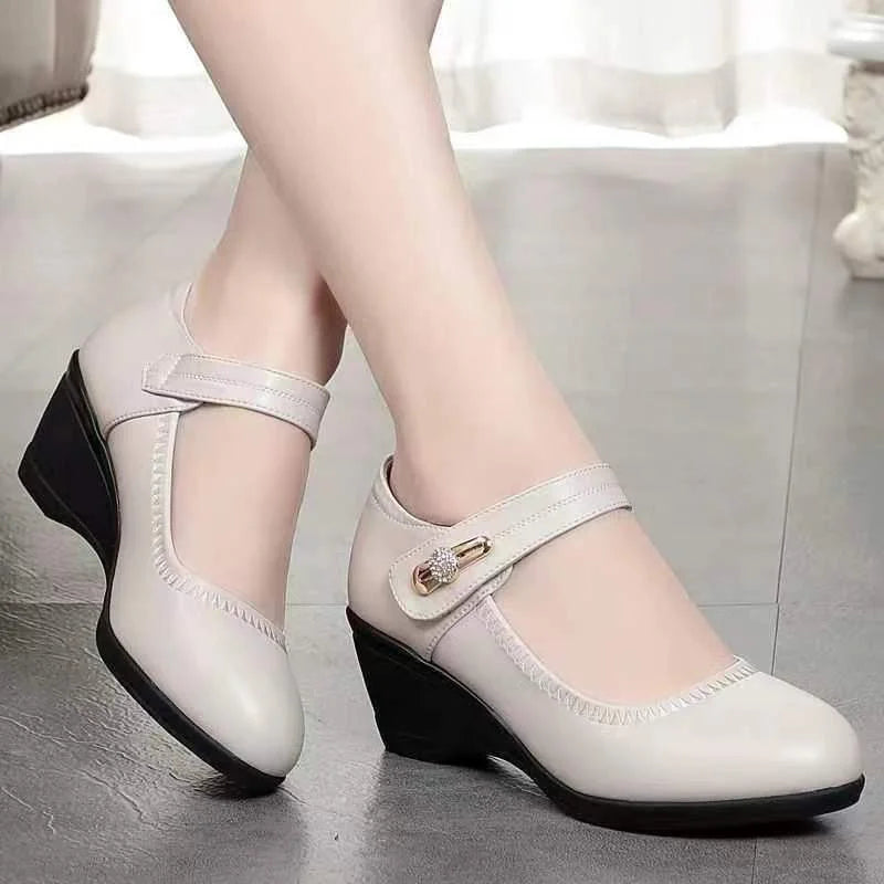 Lydia – Stylish Mid-Heel Comfort Footwear