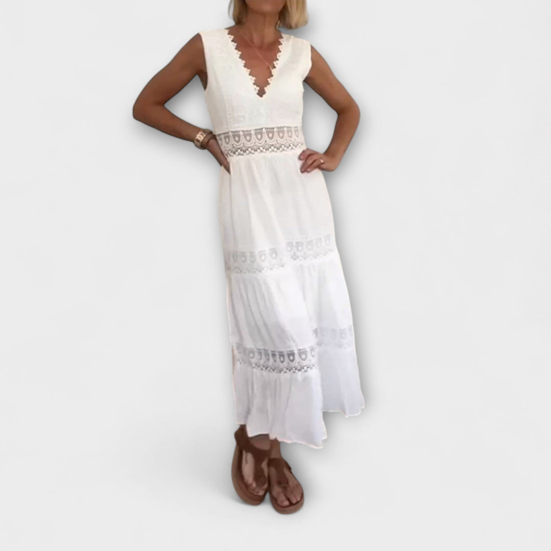Aurélie - Chic V-Neck Lace Gown