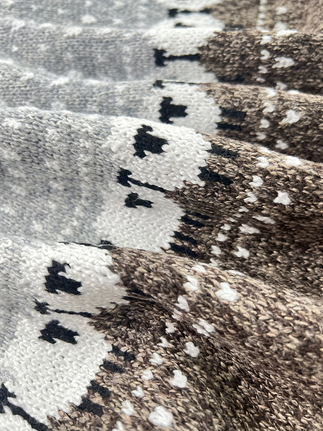 Nordic™ | Chic Winter Sweater with Sheep Jacquard Pattern