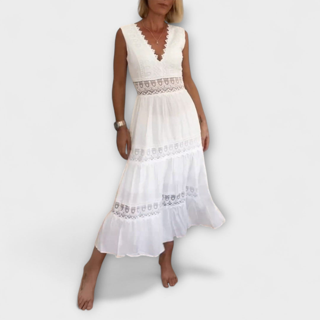 Aurélie - Chic V-Neck Lace Gown