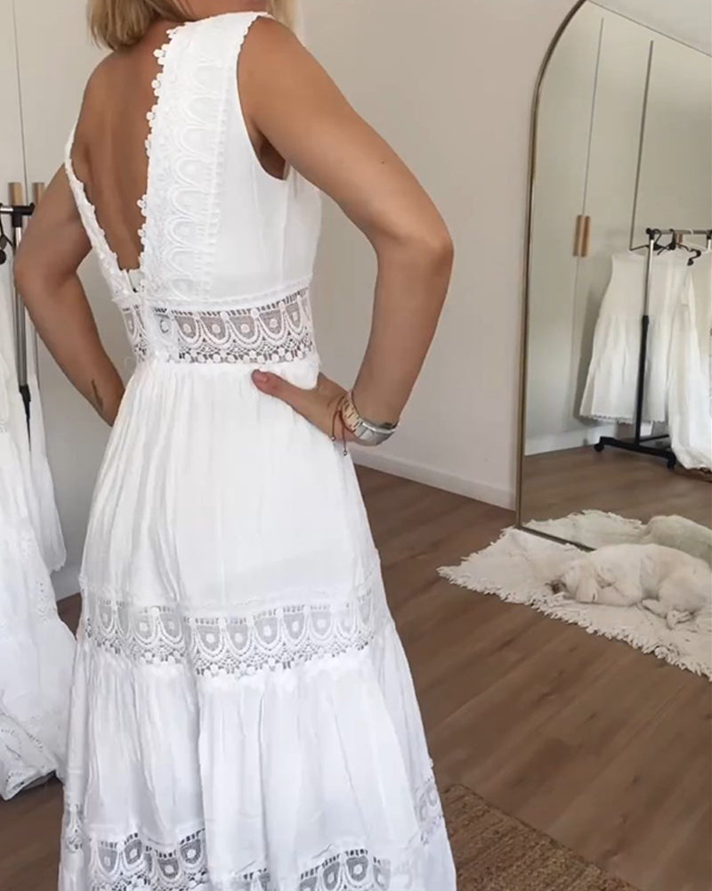 Aurélie™ | Sophisticated V-Neck Lace Dress