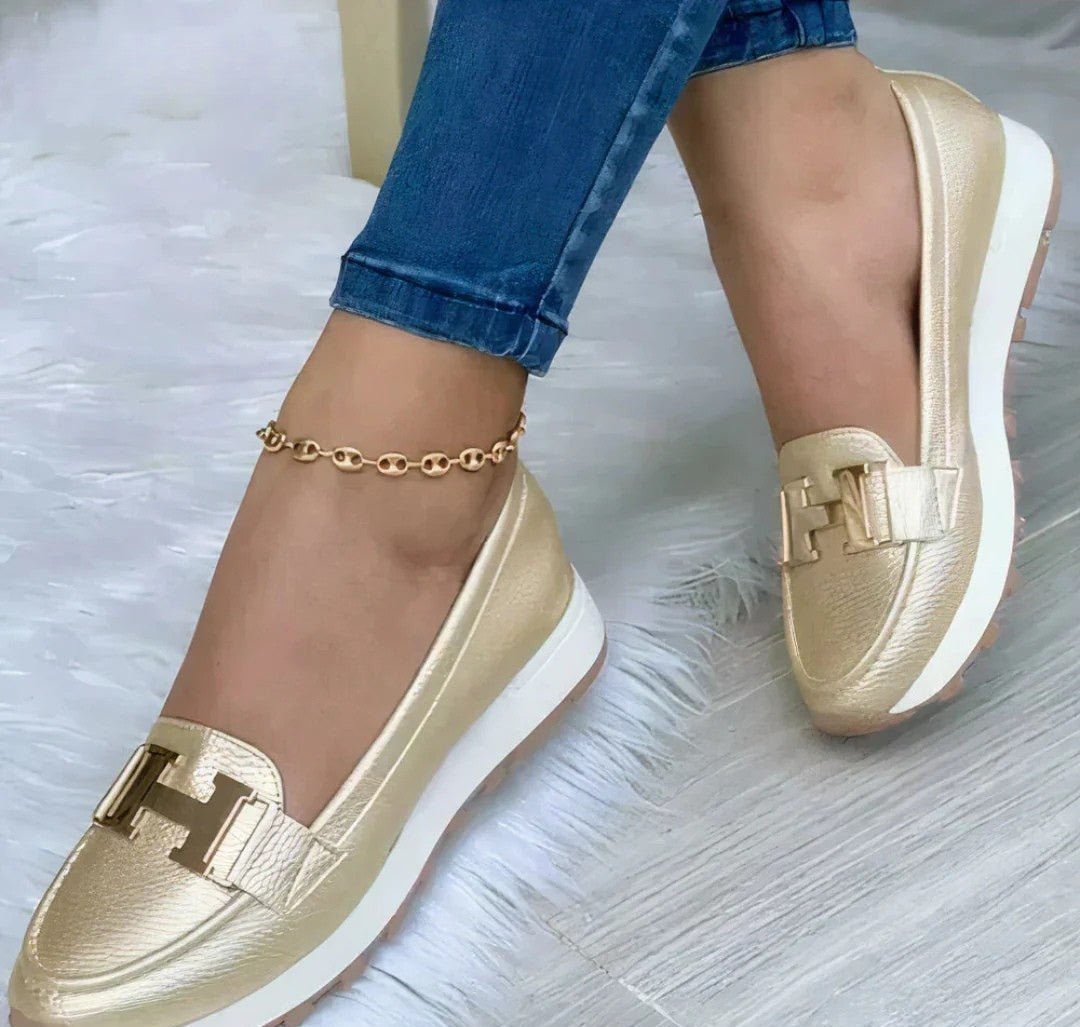 Pat | Stylish Orthopedic Footwear