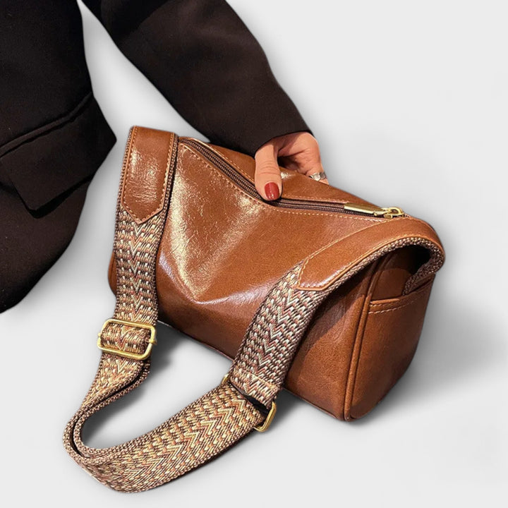 Olivia - Retro-Inspired Crossbody Bag