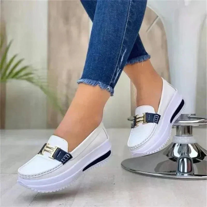 Pat | Stylish Orthopedic Footwear