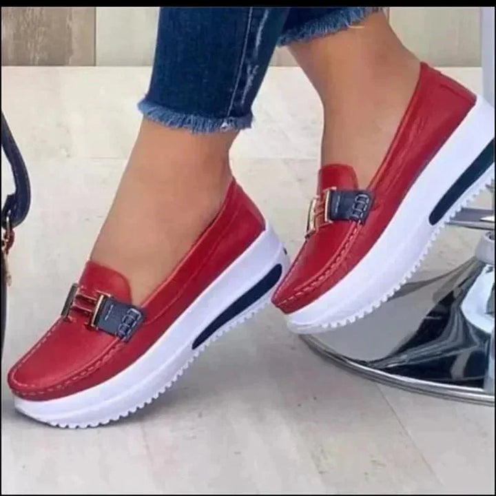 Pat | Stylish Orthopedic Footwear