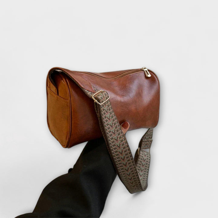 Olivia - Retro-Inspired Crossbody Bag