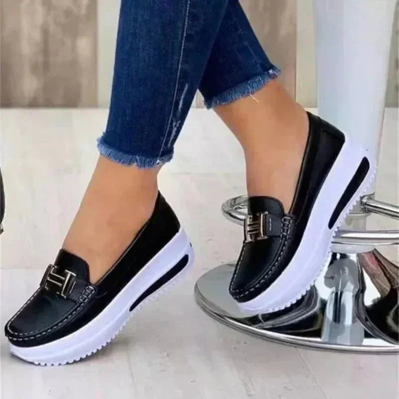 Pat | Stylish Orthopedic Footwear