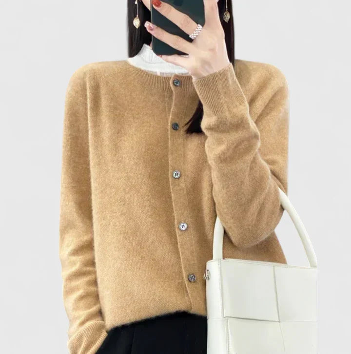 Lyxandria | Cozy Cardigan