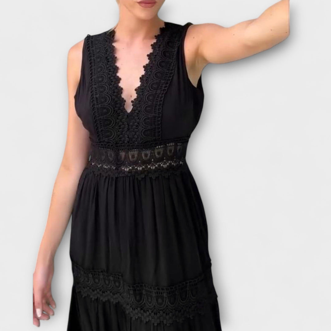 Aurélie - Chic V-Neck Lace Gown
