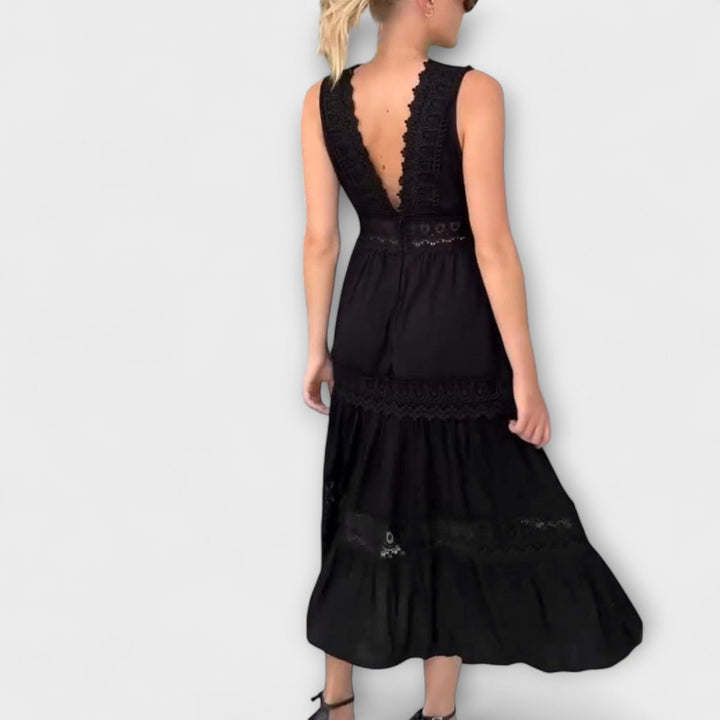 Aurélie - Chic V-Neck Lace Gown