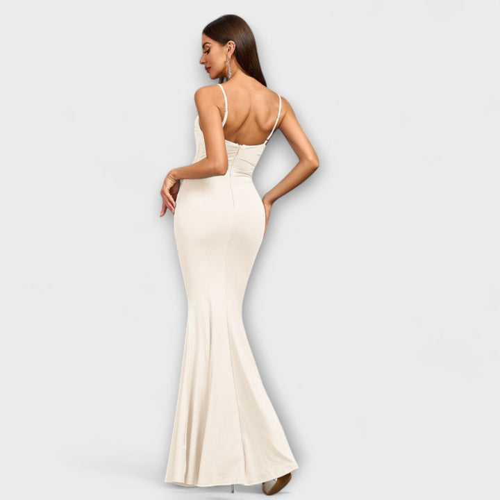 Callie - Chic Ruffled Dress