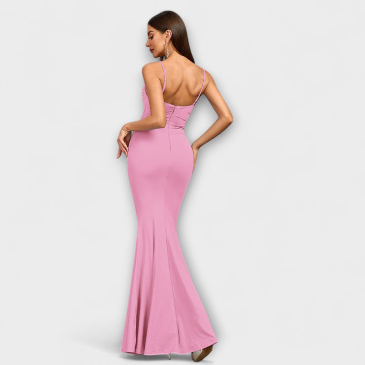 Callie - Chic Ruffled Dress