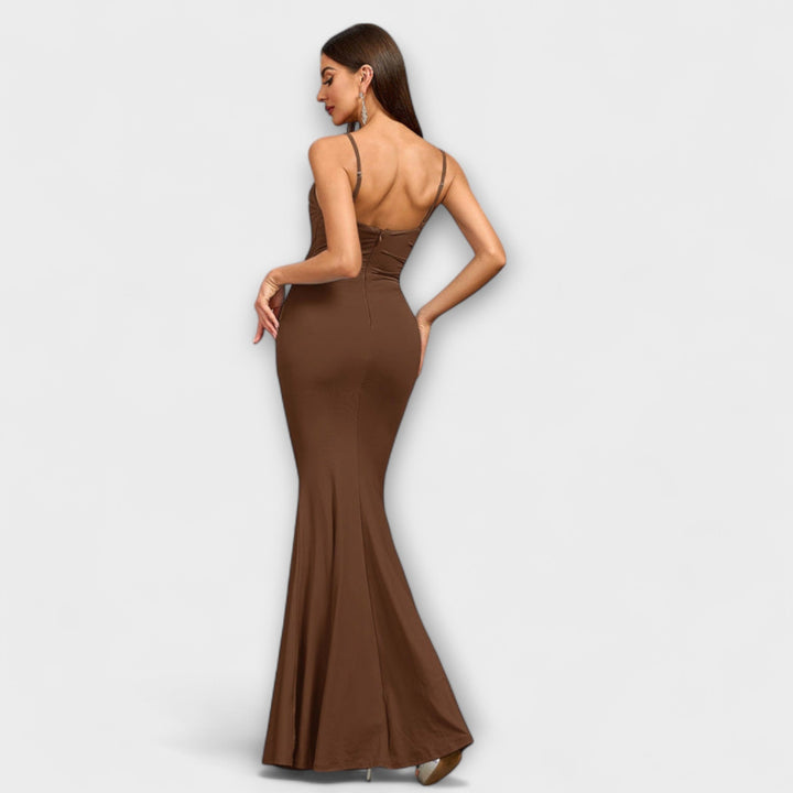 Callie - Chic Ruffled Dress
