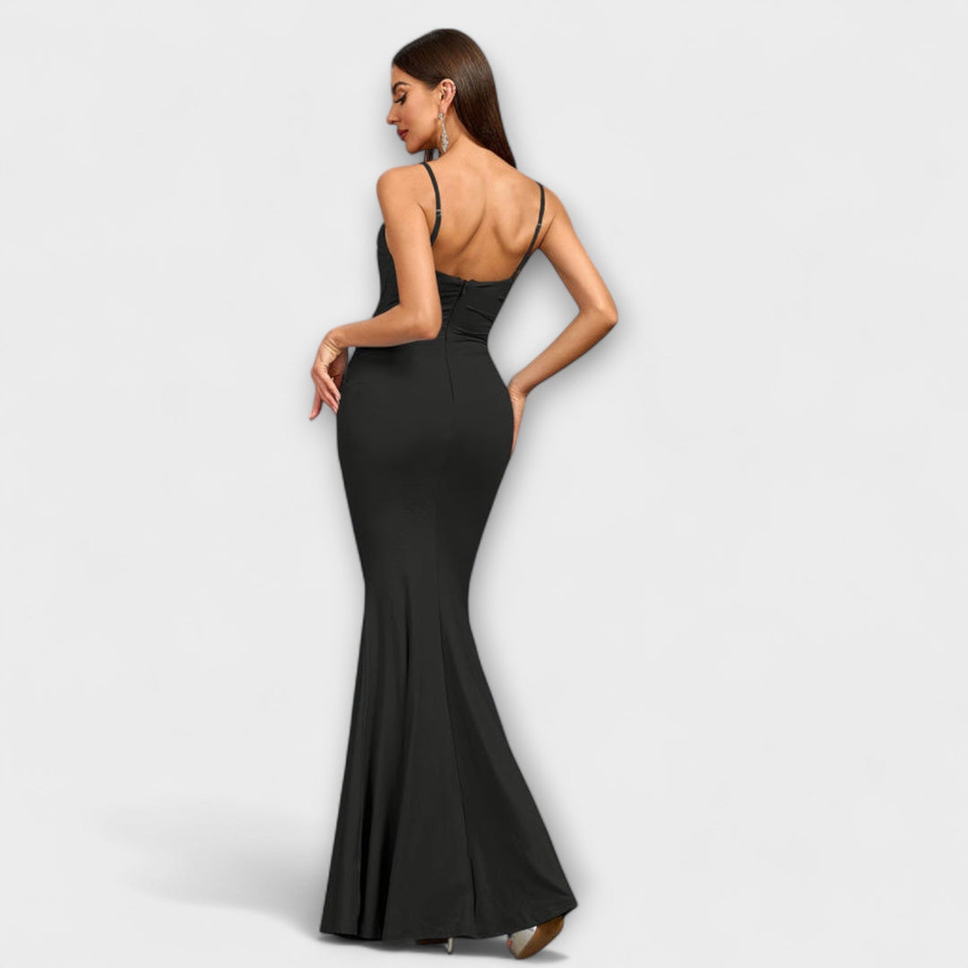 Callie - Chic Ruffled Dress