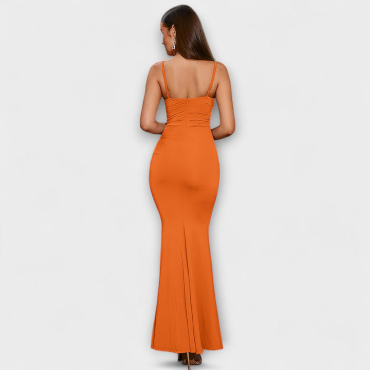 Callie - Chic Ruffled Dress