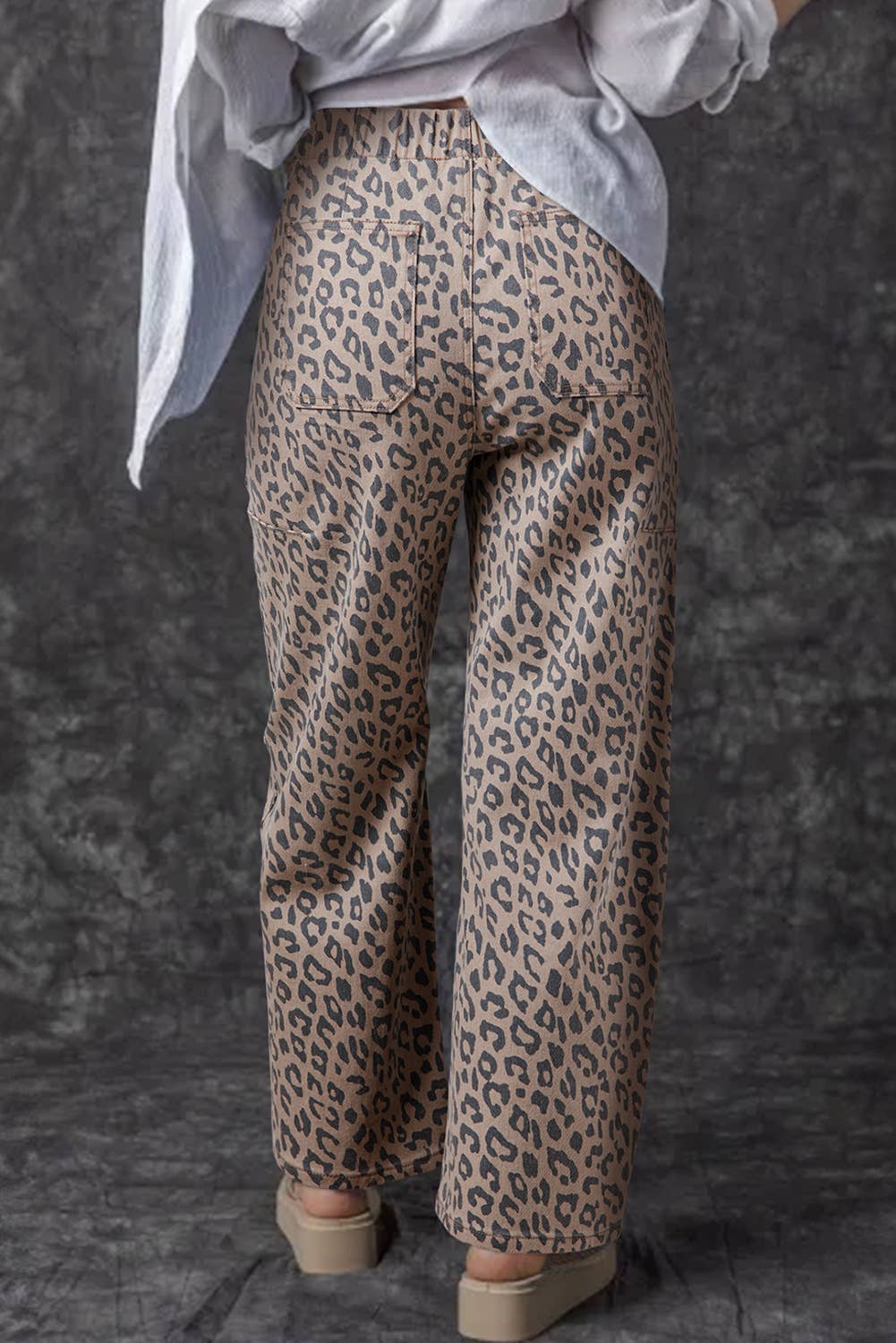 Leopard Printed Drawstring Waist Pocketed Wide Leg Jeans