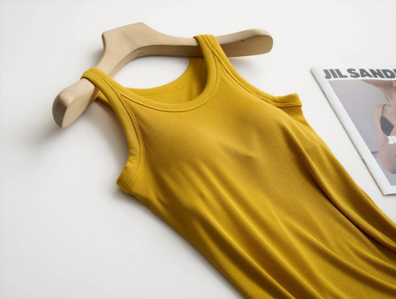 Essential Basic Rib Soft tank top w built in bra