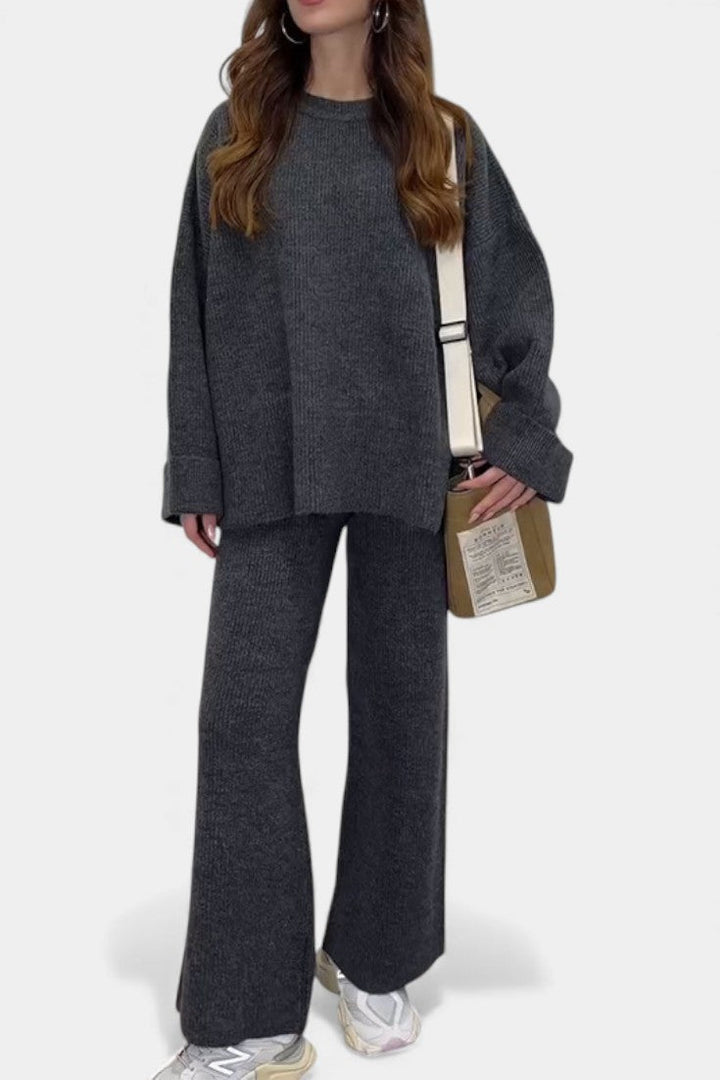 Quirina Relaxed Set with Round Neck and Flowing Pants