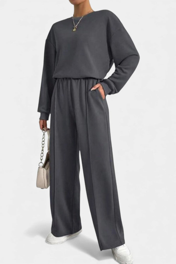 Tiara Lounge Ensemble: Cozy Sweatshirt & High-Waisted Pants