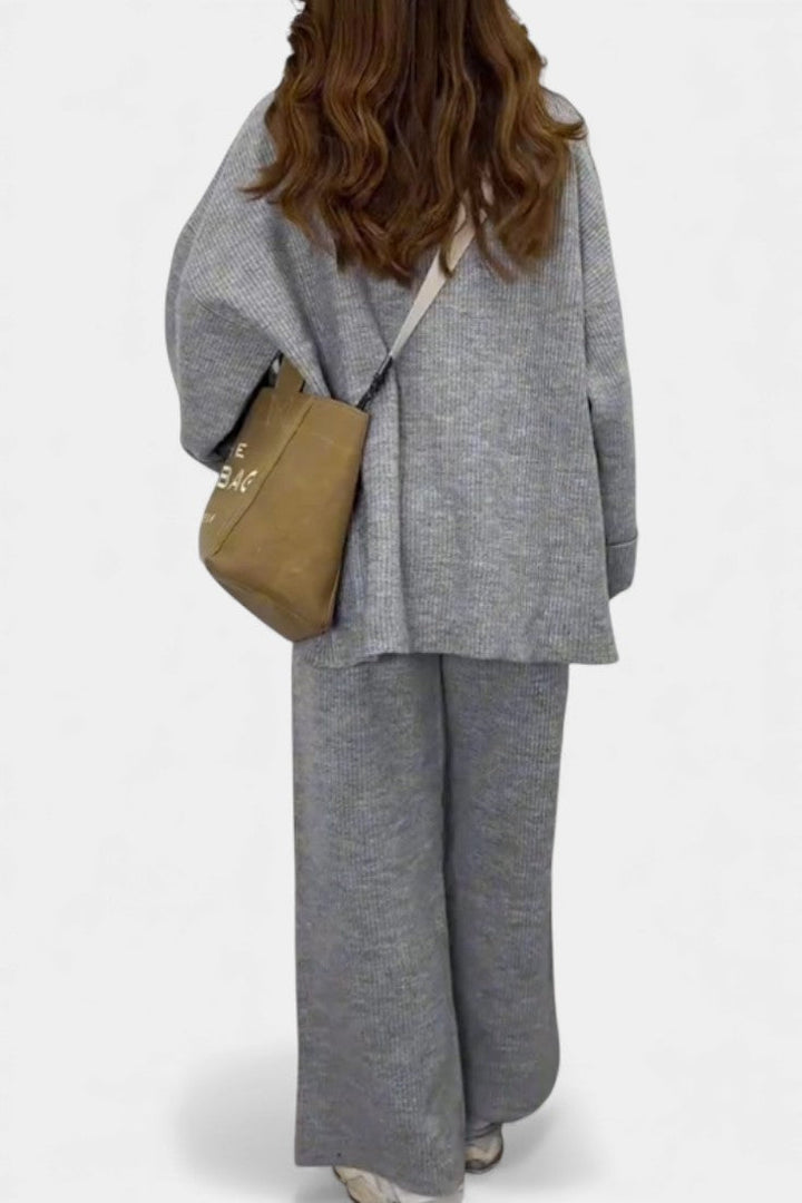 Quirina Relaxed Set with Round Neck and Flowing Pants
